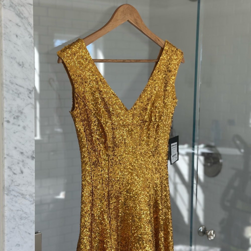 Elegant Gold Sequin Dress